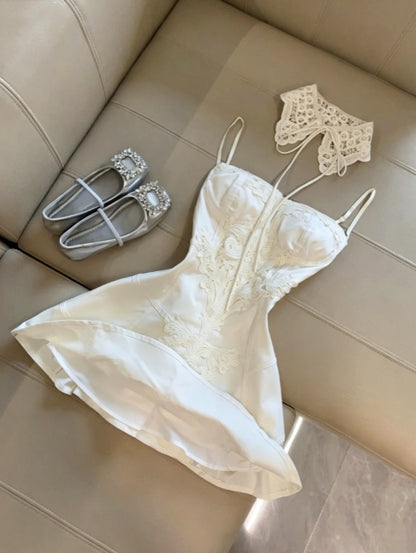 Gorgeous Ivory Spaghetti Strap Sweetheart Neck Floral Appliques Corset A‑Line Short Homecoming Dress AS2044