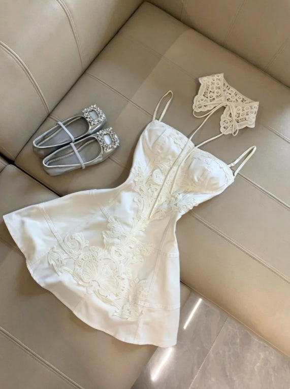 Gorgeous Ivory Spaghetti Strap Sweetheart Neck Floral Appliques Corset A‑Line Short Homecoming Dress AS2044