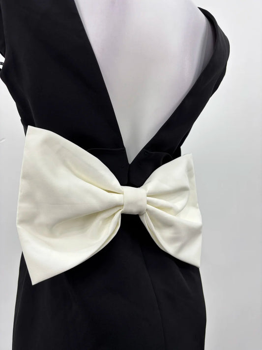 Elegant Black Round Neck Cap Sleeve Deep V‑Back Ivory Bow Bodycon Short Homecoming Dress AS2291
