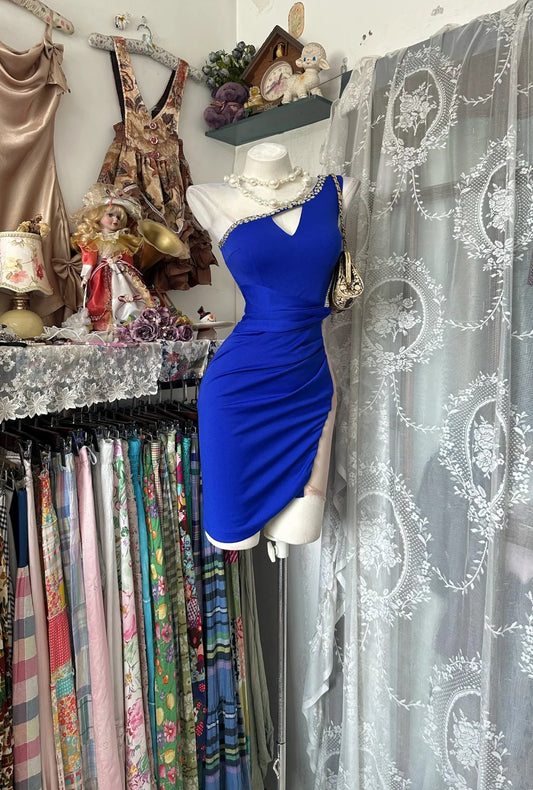 Stunning Royal Blue One Shoulder Rhinestone Trim Keyhole V‑Neck Ruched Side Nude Mesh Inset Bodycon Short Homecoming Dress AS2341