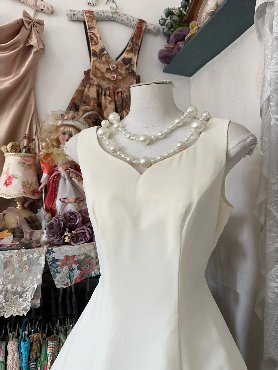 Elegant Ivory Sleeveless V‑Neck A‑Line Short Homecoming Dress AS2373