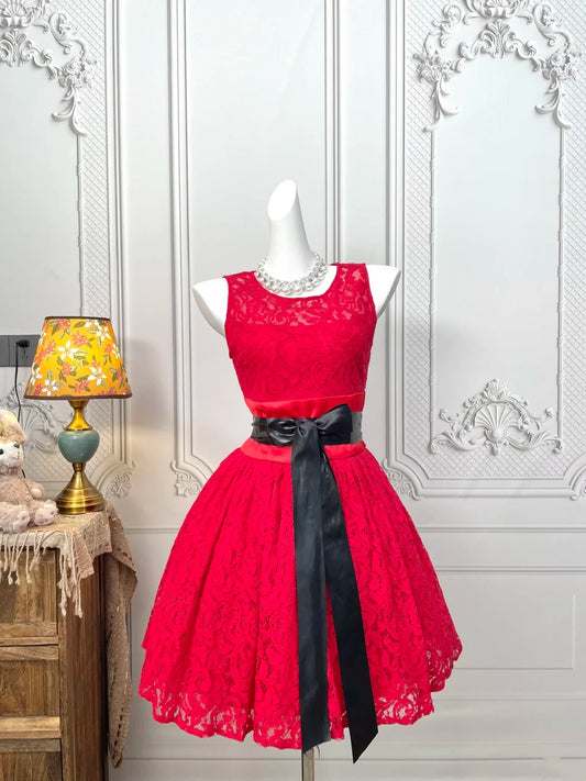 Glamorous Red Lace Sleeveless Round Neck A‑Line Short Homecoming Dress With Black Waist Bow Sash AS2387