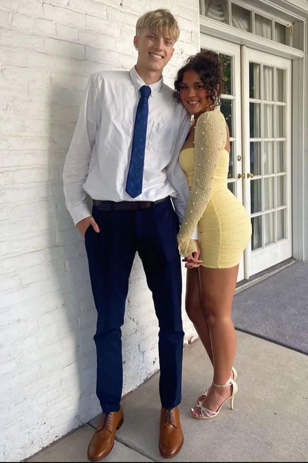 Trendy Sheath Sweetheart Yellow Short Homecoming Dress With Pearls AS240