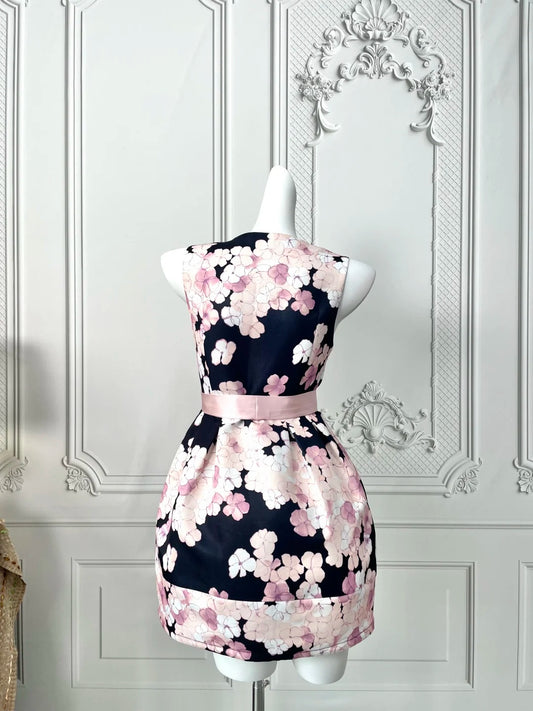 Charming Navy Floral Print Sleeveless Metal Pearl Chain Trim Round Neck A‑Line Short Homecoming Dress With Bow Waist Sash AS2404