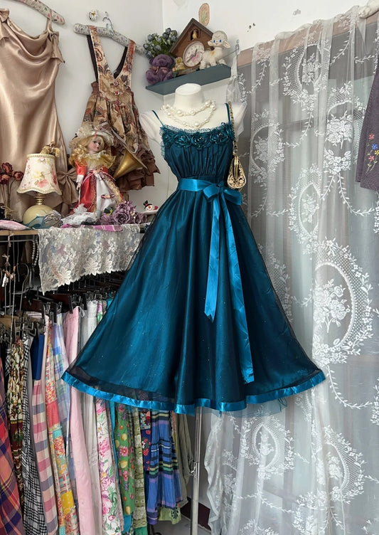 Elegant Peacock‑Blue Glitter Tulle Spaghetti Straps 3D Rose Lace Trim Satin Sash Bow Midi A Line Homecoming Dress AS2421