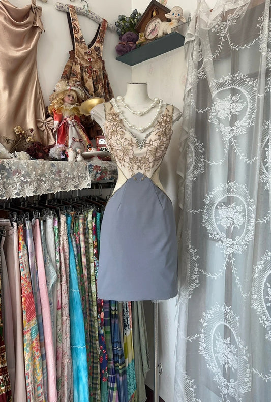 Exquisite Dusty‑Blue Sleeveless V‑Neck Gold Floral Lace Applique Rhinestone Trim Sheer Cutout Waist Bodycon Short Homecoming Dress AS2434