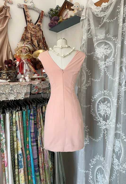 Chic Blush Pink Sleeveless V‑Neck Bodycon Short Homecoming Dress AS2461