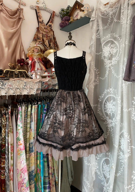 Dramatic Black Lace Straps V‑Neck Bow Floral Bow Applique Ruffled Tiered A Line Short Homecoming Dress AS2463