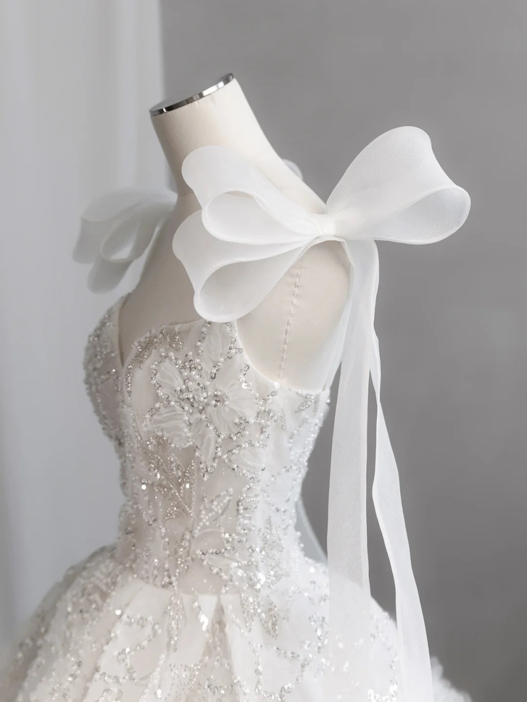 Stunning White Sweetheart Straps Beaded Corset Floral Appliques Ruffled Tulle A Line Short Homecoming Dress With Shoulder Bow Long Ribbon AS2675