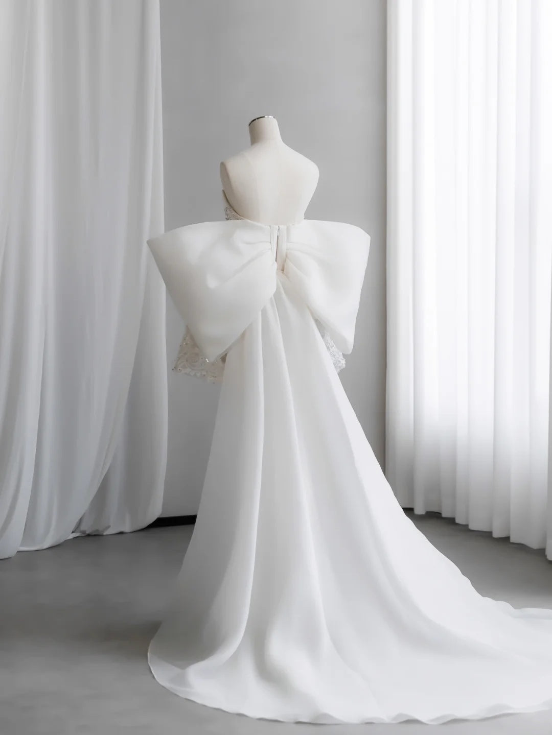 Luxe White Strapless Beaded Lace A Line Short Homecoming Dress With Giant Back Bow And Detachable Tulle Train AS2677
