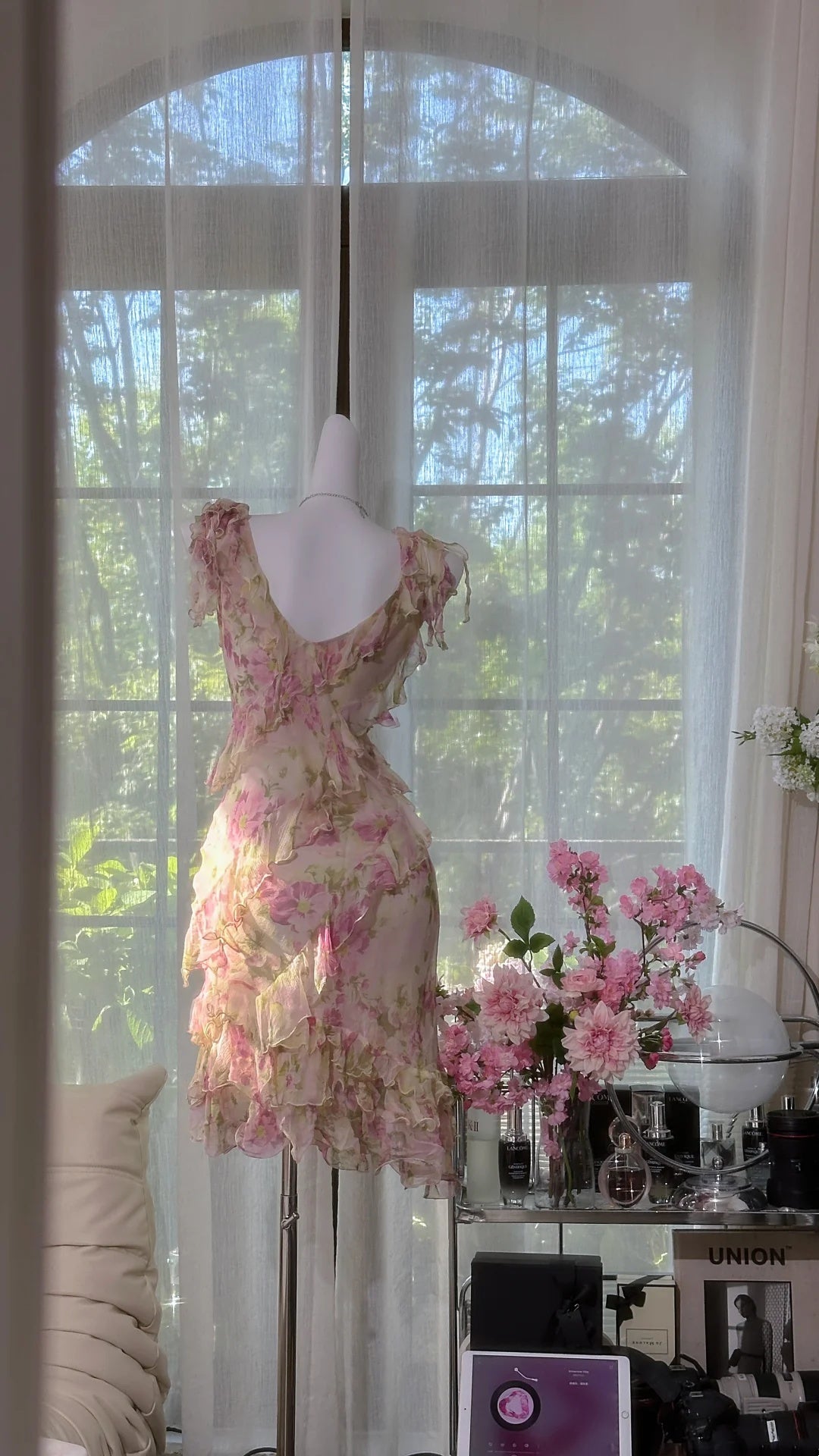 Romantic Pale Pink Strap V Neck Floral Print Chiffon Ruffle Bodycon Short Homeocoming Dress AS2711