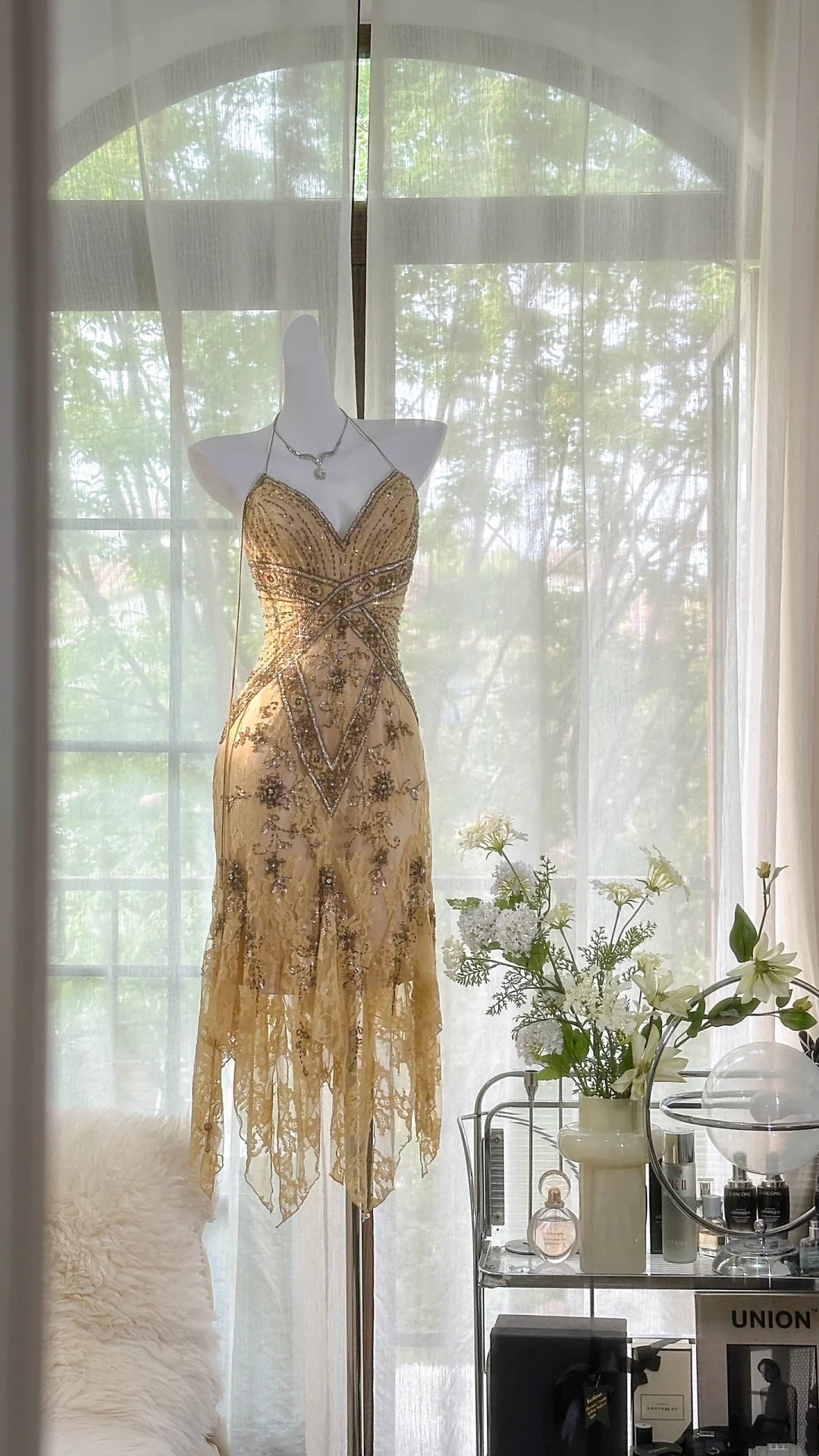 Gorgeous Gold Halter V Neck Beaded Lace Irregular Hem Bodycon Midi Homecoming Dress AS2737