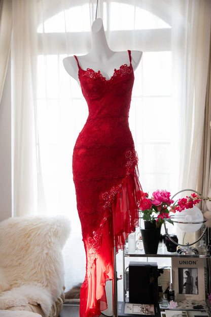 Glam Red Spaghetti Strap Sweetheart Lace Rhinestone Appliques Asymmetrical Ruffled Hem Bodycon Midi Homecoming Dress AS2741