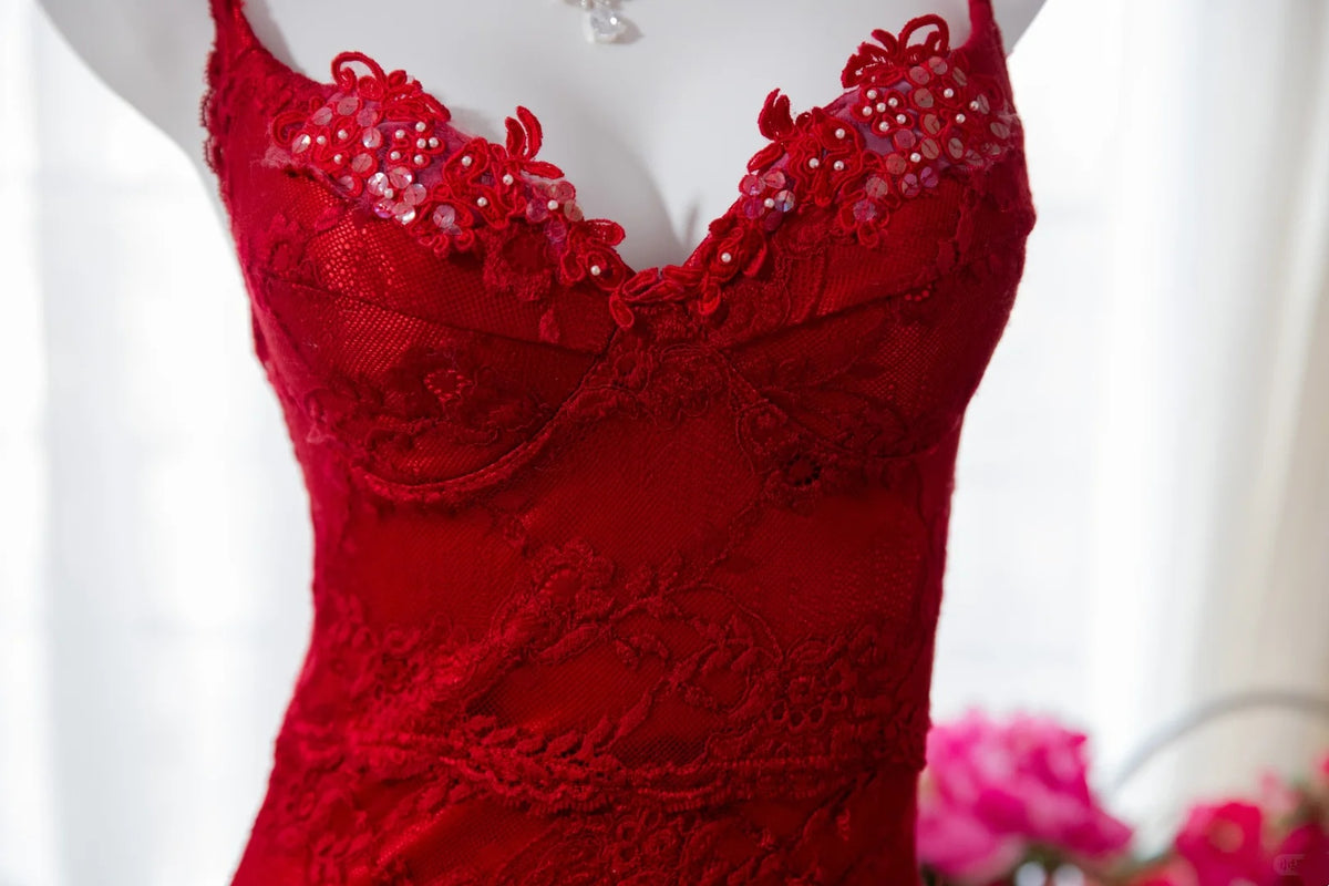 Glam Red Spaghetti Strap Sweetheart Lace Rhinestone Appliques Asymmetrical Ruffled Hem Bodycon Midi Homecoming Dress AS2741