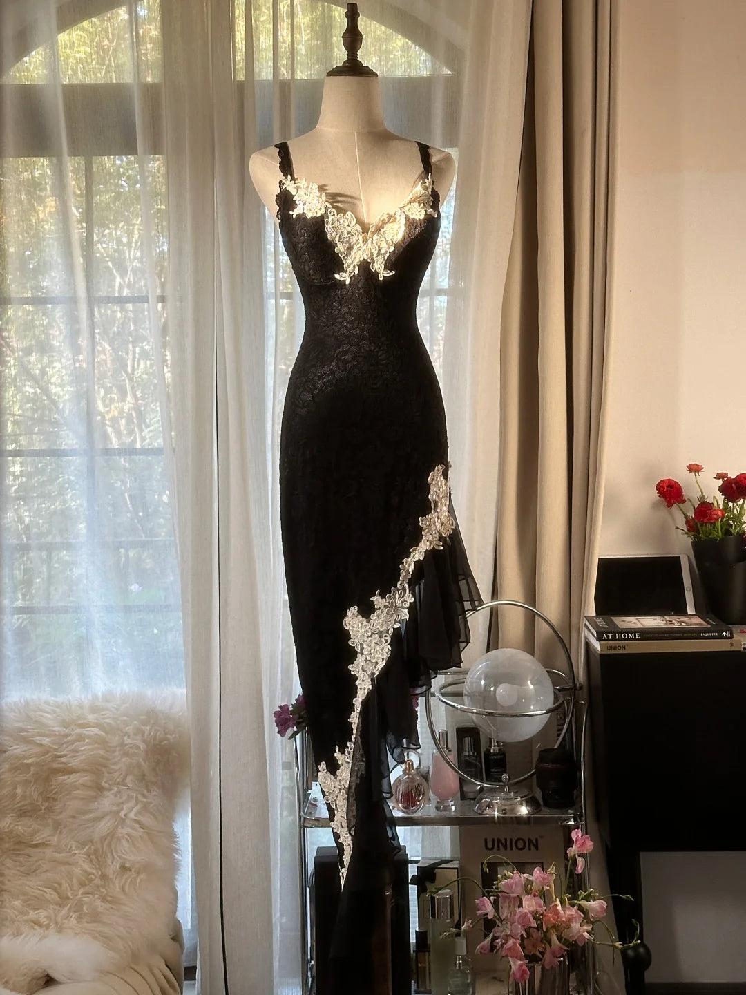 Glam Black Party Dress Lace Floral Appliques Spaghetti Straps V Neck Mermaid Midi Homecoming Dress AS2759