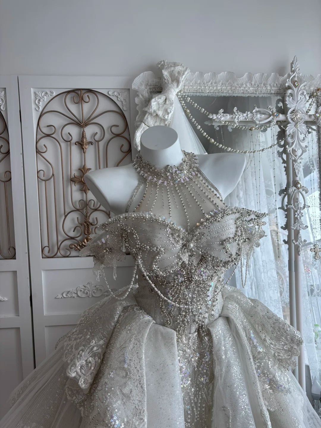 Luxurious Ivory Halter Crystal Beaded A Line Short Wedding Homecoming Dress AS2794