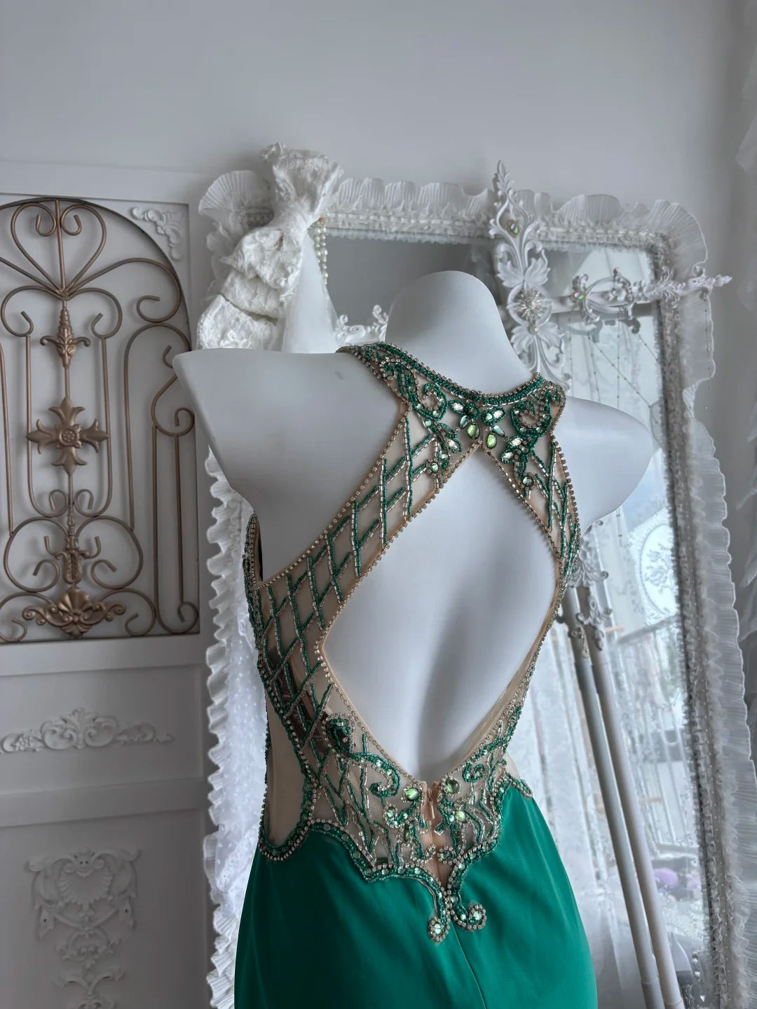 Bold Emerald High Round Mesh Neck Beading Satin Bodycon Short Homecoming Dress AS2806