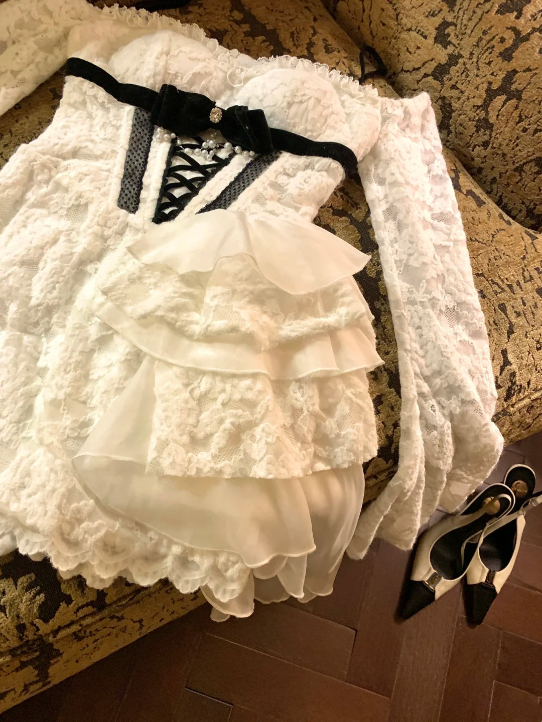 Chic White Spaghetti Straps Long Sleeves Lace Corset Bow Pearl Chain Detail Bodycon Short Homecoming Dress AS2929
