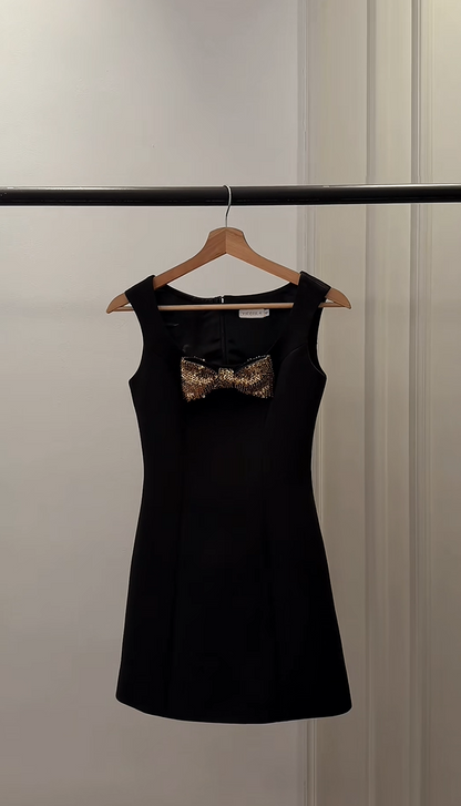 Chic Black Sleeveless Scoop Neck A Line Short Homecoming Dress With Gold Sequin Bow AS2937