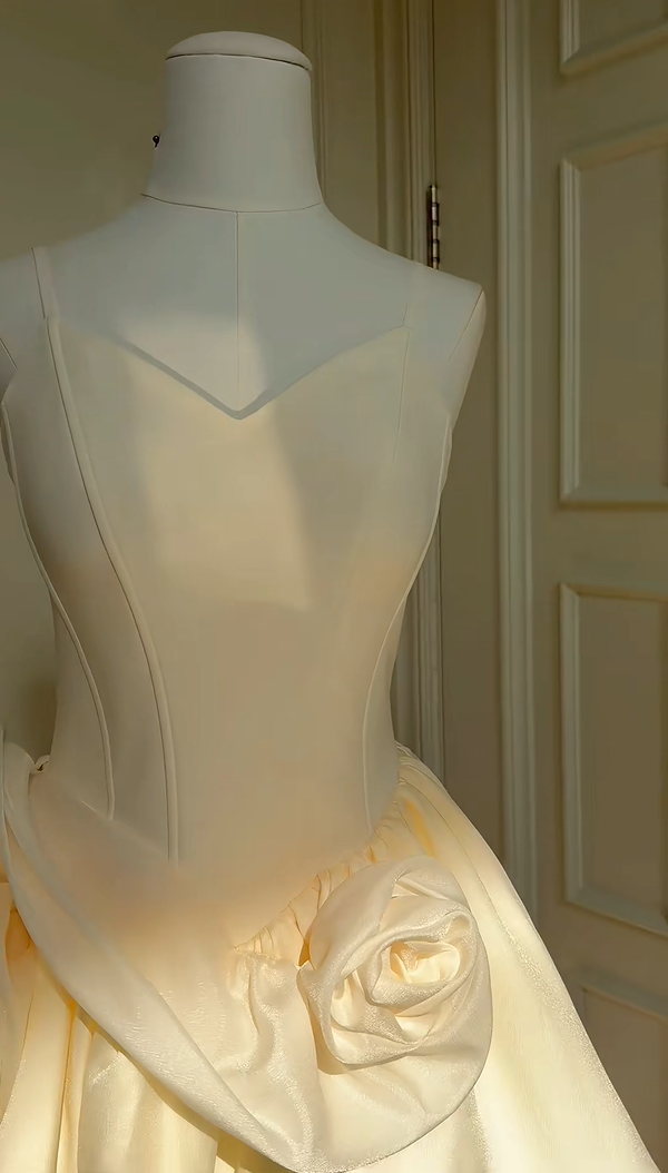 Elegant Cream Spaghetti Straps V Neck Corset A Line Short Homecoming Dress With 3D Rose Bubble Skirt AS2939