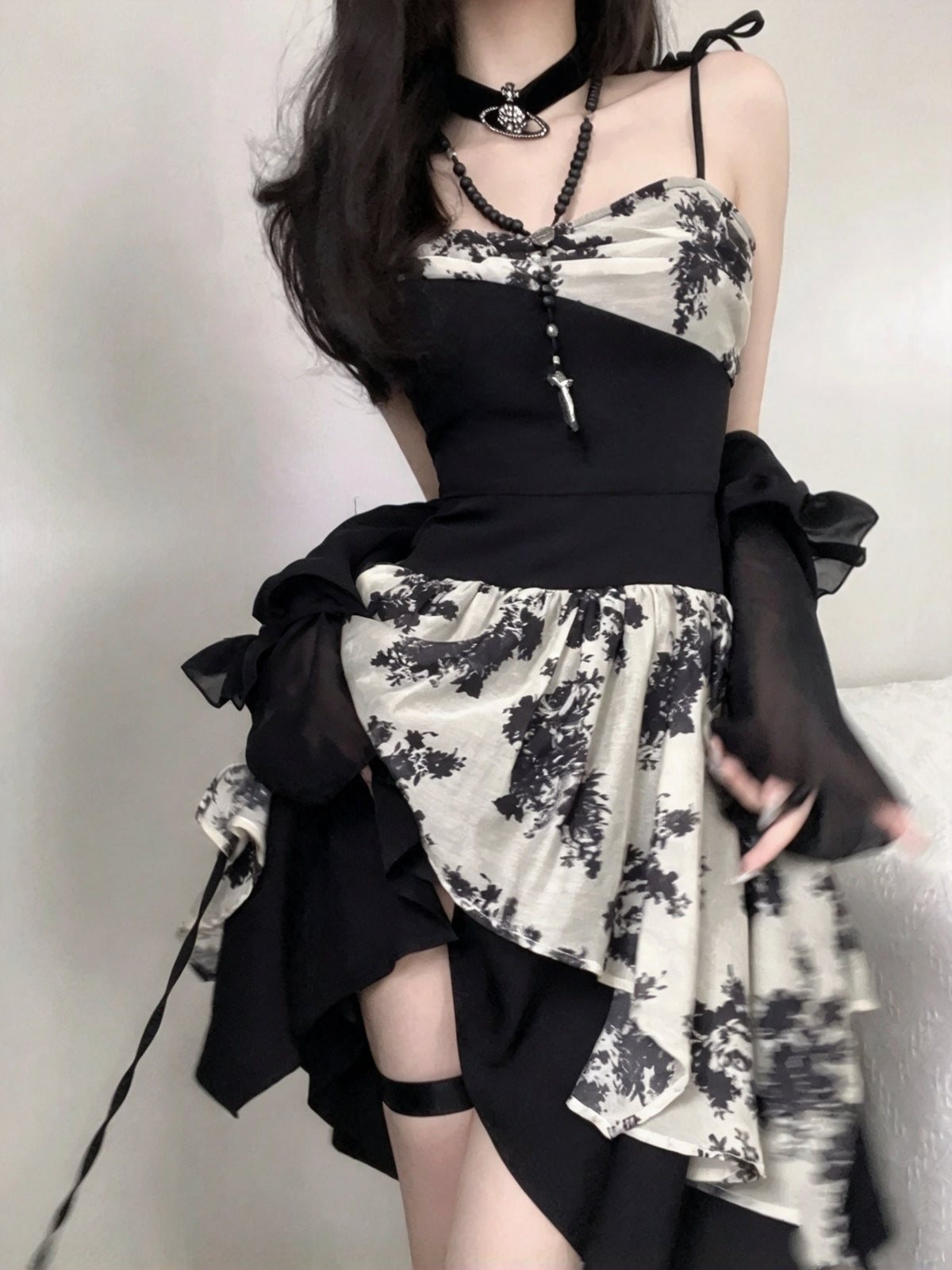 Chic Black White Floral Print Spaghetti Strap A Line Short Homecoming Dress AS3017