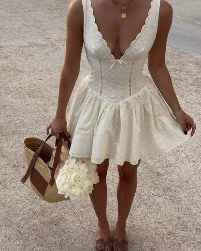Romantic Pale Yellow Sleeveless V Neck Eyelet Embroidery A-Line Short Homecoming Dress AS3098