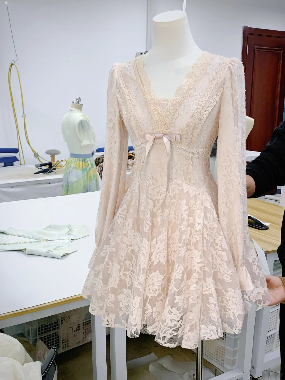 Romantic Blush V Neck Floral Lace Long Sleeve Bow A Line Short Homecoming Dress AS3147