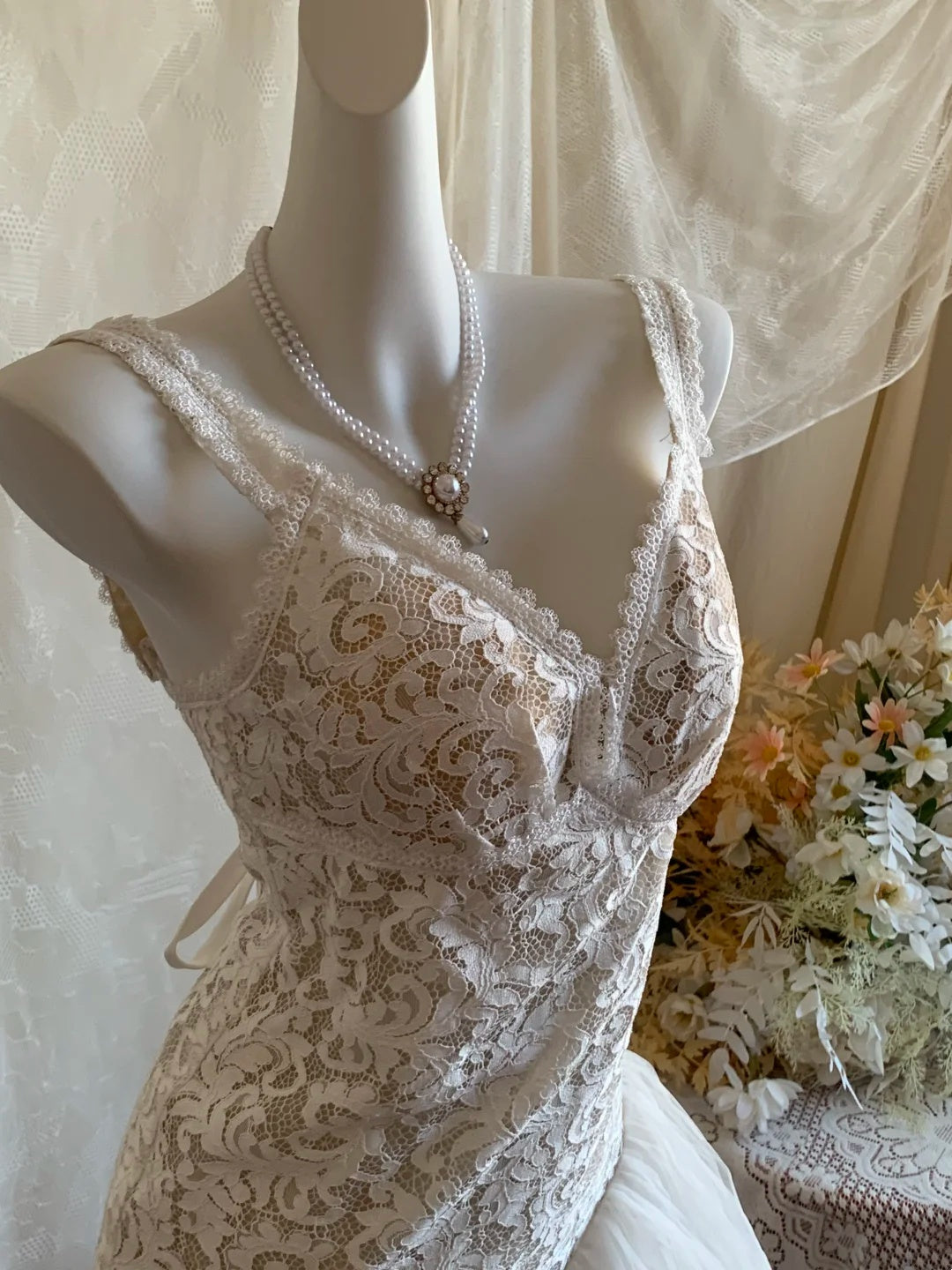 Romantic White Spaghetti Straps V-Neck Lace Ruffled Bodycon Short Homecoming Dress AS3169