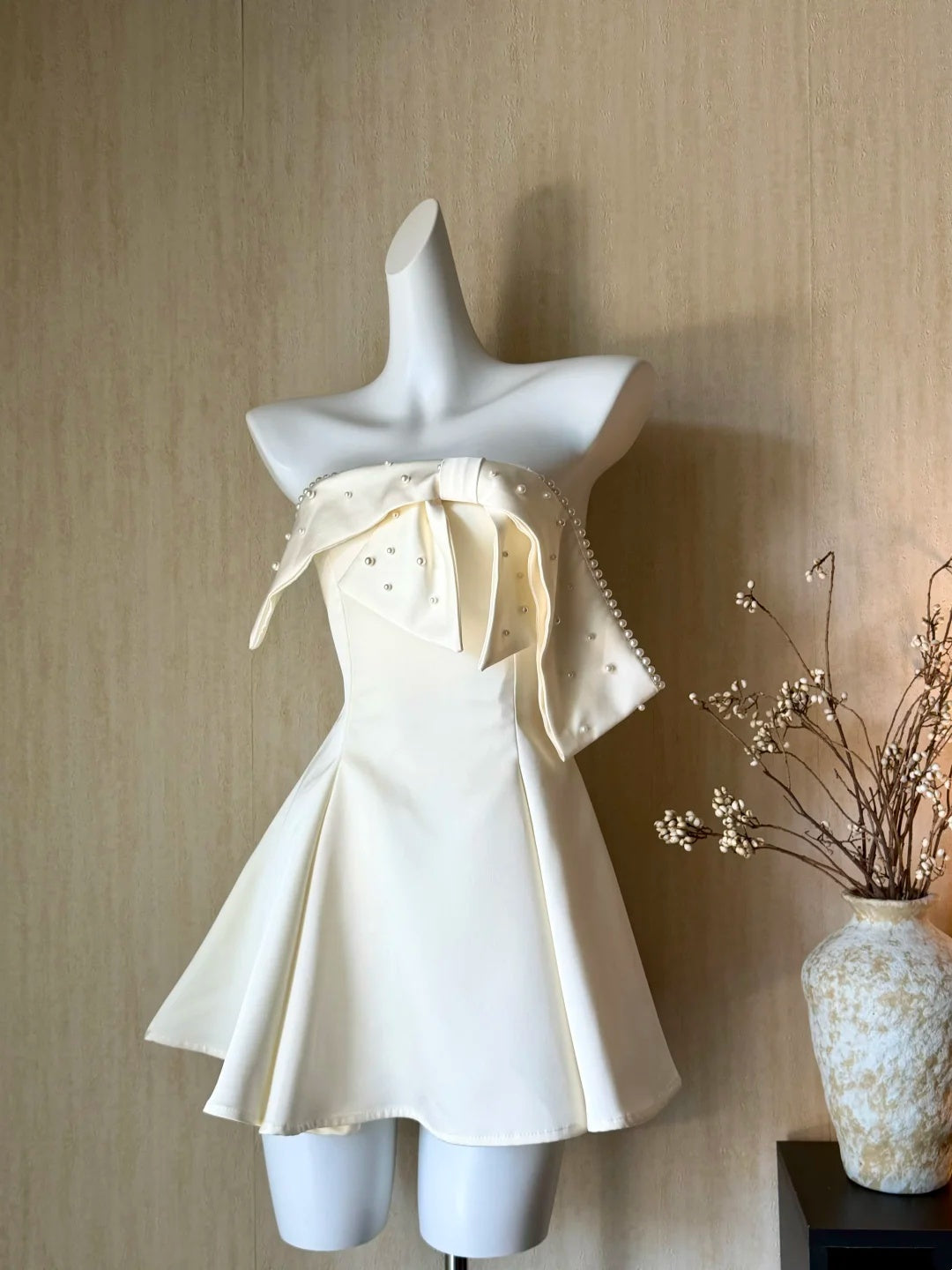 Chic Ivory Strapless Pearl Bow A-Line Satin Short Homecoming Dress AS3173