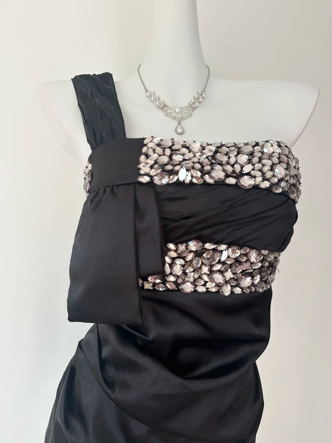 Stunning Black One Shoulder Rhinestone Beaded Ruched Bodycon Short Homecoming Dress AS3205