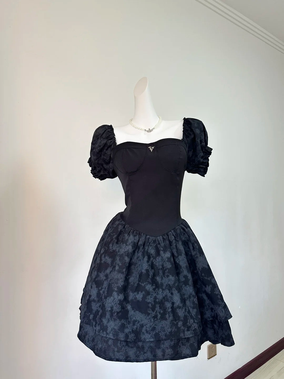 Chic Black Sweetheart Puff Sleeve A Line Short Homecoming Dress AS3208