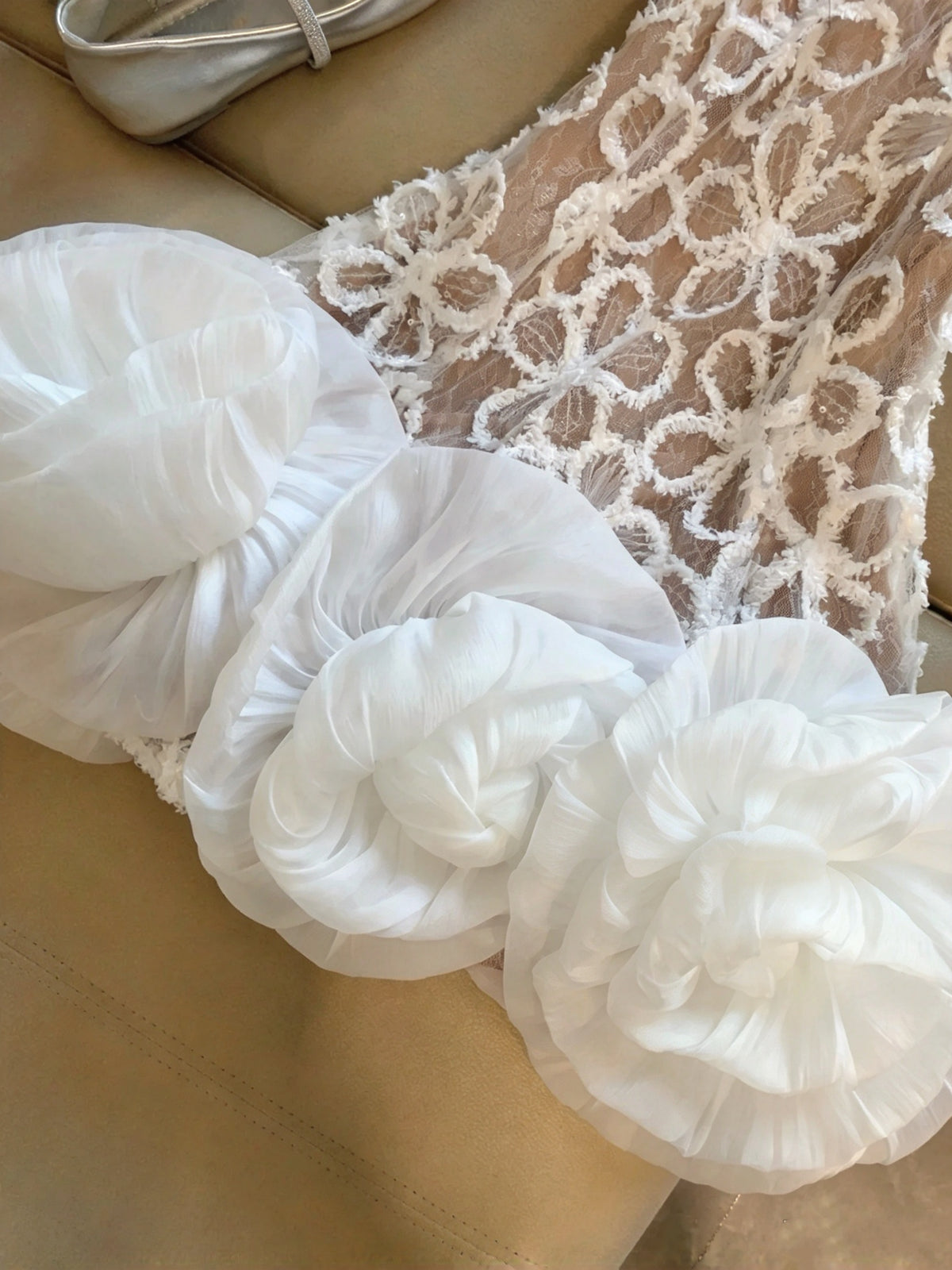 Chic White Halter Neck Floral Lace Sequin Ruffled Bodycon Short Homecoming Dress Birthday Dress AS3267
