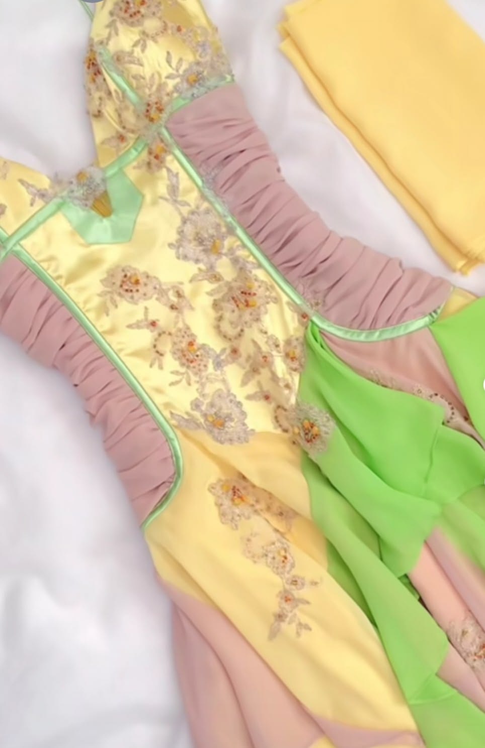 Whimsical Yellow Green Pink Contrast Spaghetti Straps Floral Appliques A Line Short Homecoming Dress Birthday Dress AS3374
