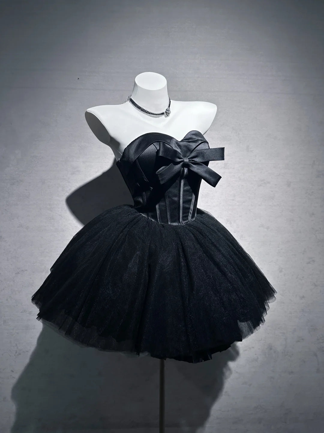 Chic Black Strapless Sweetheart Satin Bow Corset Tulle A Line Short Homecoming Dress Birthday Dress AS3534