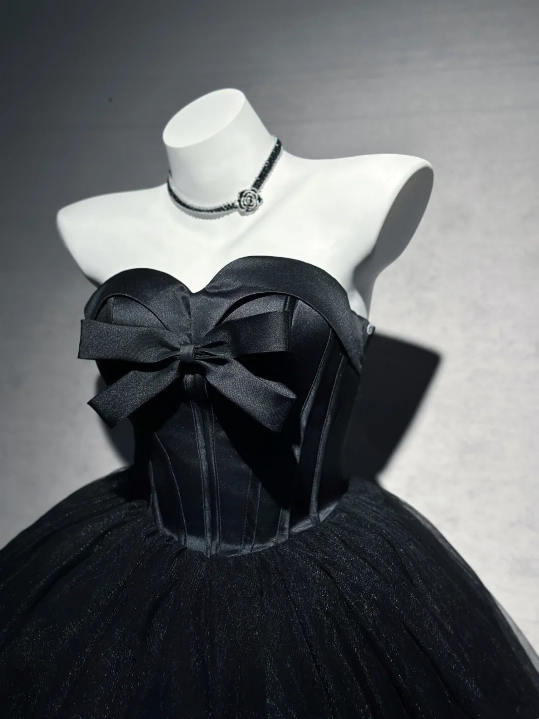 Chic Black Strapless Sweetheart Satin Bow Corset Tulle A Line Short Homecoming Dress Birthday Dress AS3534