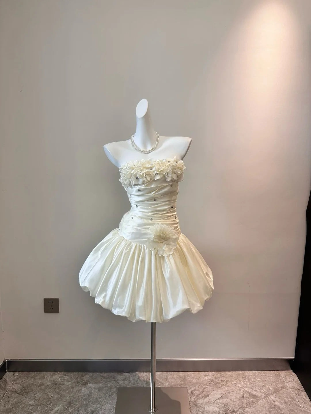 Romantic Ivory Strapless 3D Floral Rhinestone Ruched Satin A Line Short Homecoming Dress Birthday Dress AS3535