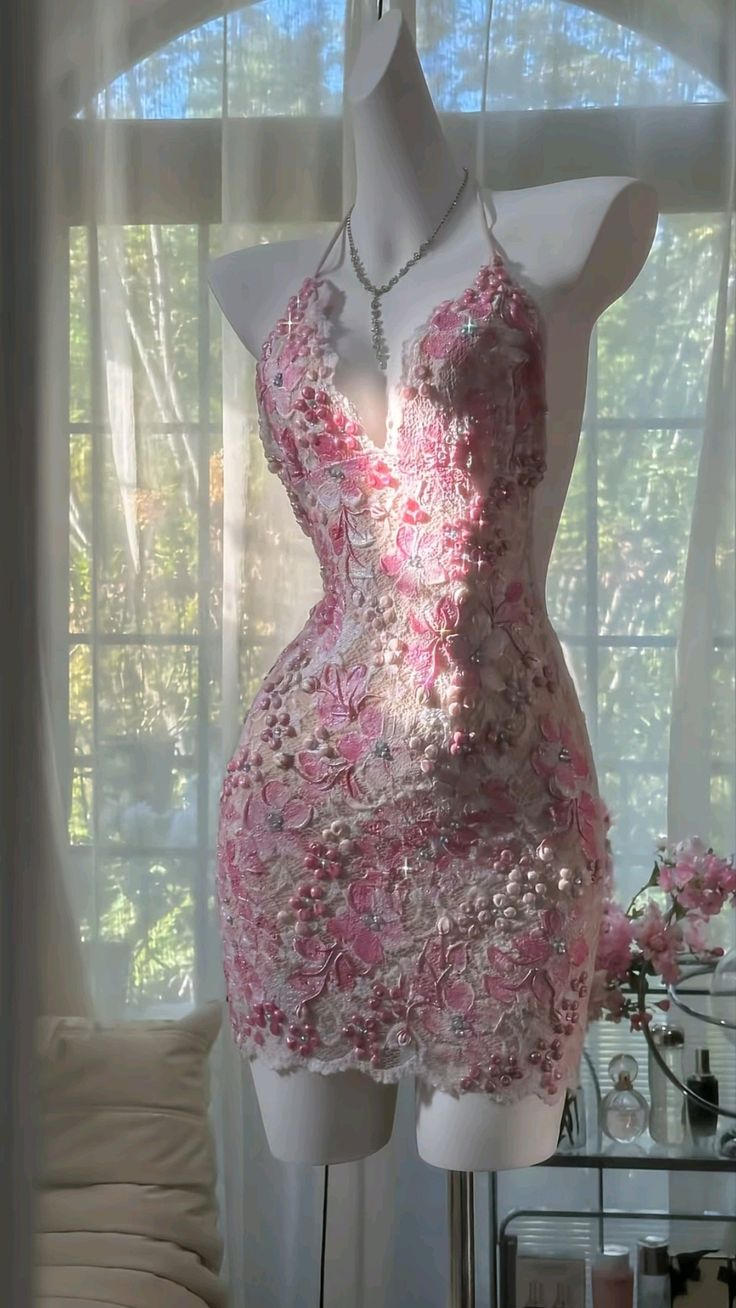 Romantic Bodycon Halter V‑Neck Mini Homecoming Dress With Pearl Beading And Floral Lace Detail AS514