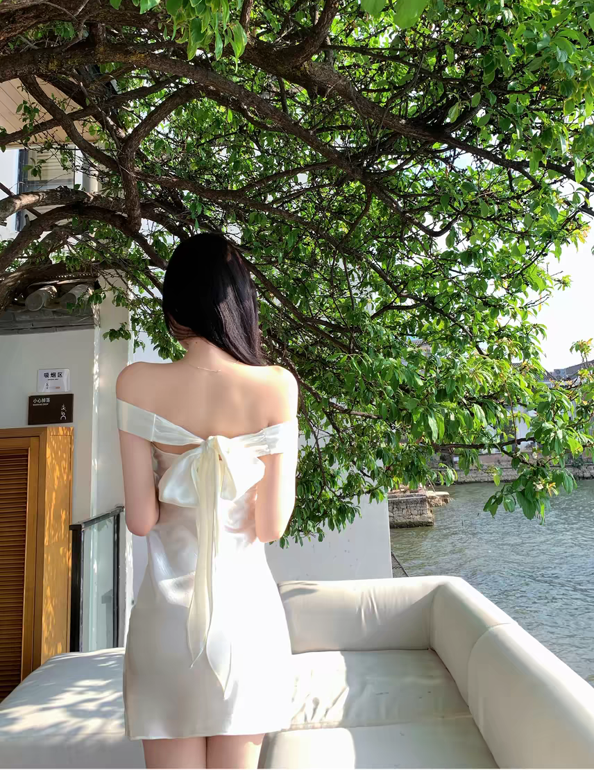 Elegant White Satin Off‑The‑Shoulder Bodycon Mini Party Dress With  Statement Back Bow AS515