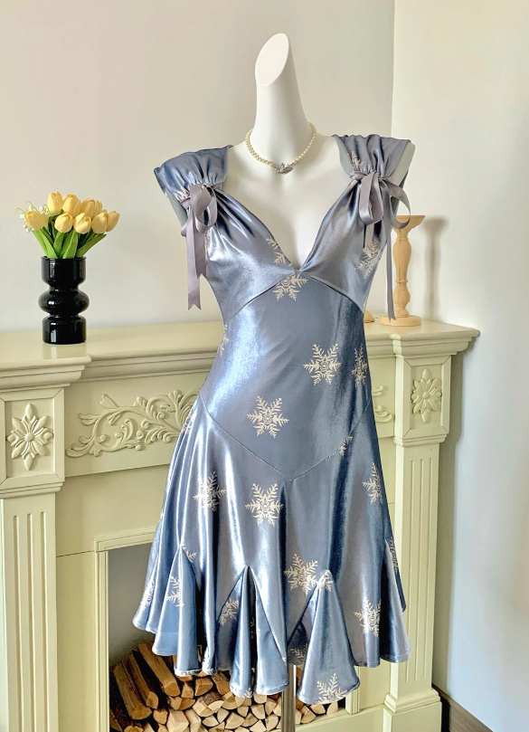 Elegant Dusty Blue V Neck Sheath Homecoming Dress With White Snowflake Print AS526