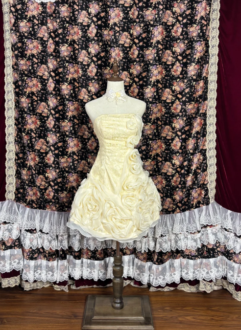 Elegant Light Yellow Strapless A-Line Short Homecoming Dress With 3D Rose Petal Skirt AS678