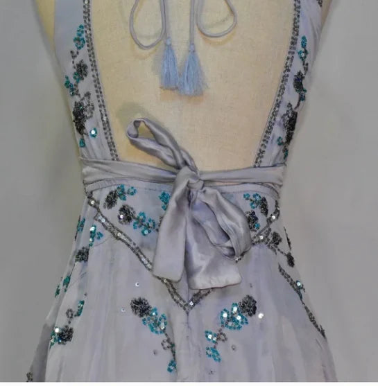 Vintage Light Grey V-Neck Sheath Homecoming Dress With Beaded Floral Applique AS689