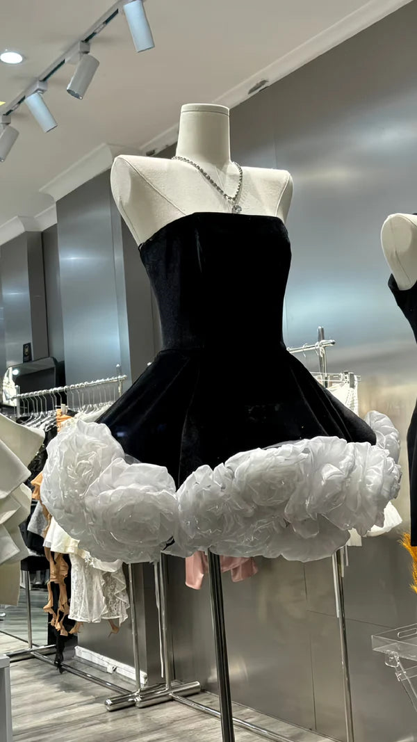 Elegant Black Velvet Spaghetti Straps A Line Short Homecoming Dress With White 3D Floral Trim AS748