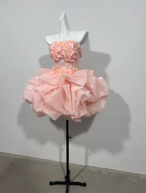 Dreamy Dusty Pink Strapless 3D Floral Pearl Applique Irregular Bubble Tulle Mini Homecoming Dress AS777