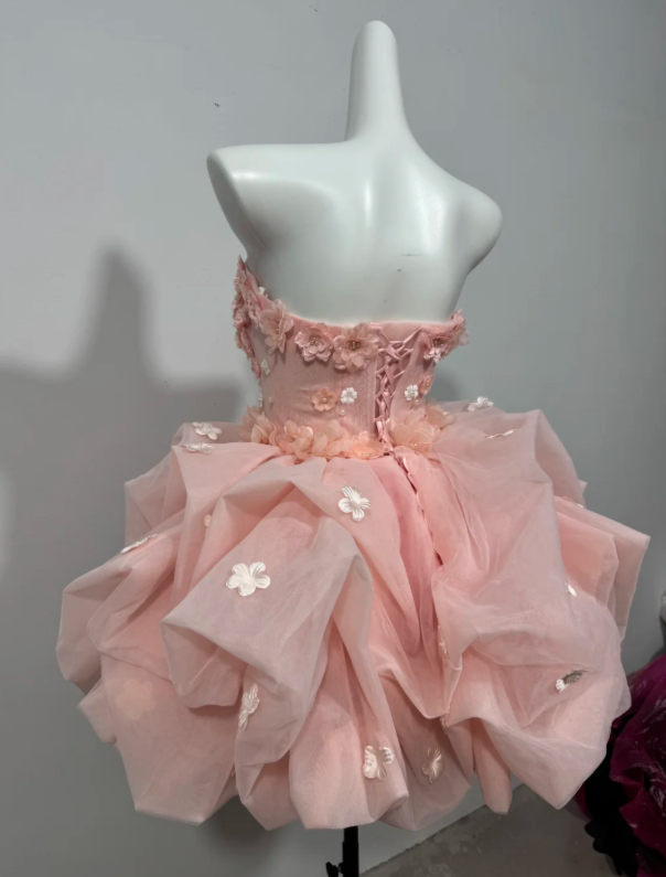 Dreamy Dusty Pink Strapless 3D Floral Pearl Applique Irregular Bubble Tulle Mini Homecoming Dress AS777