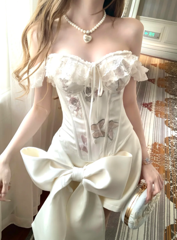 Enchanting Cream Ivory Lace Trim Off-The-Shoulder Corset Mini Bodycon Homecoming Dress With Butterfly Embroidery And Large Bow AS814