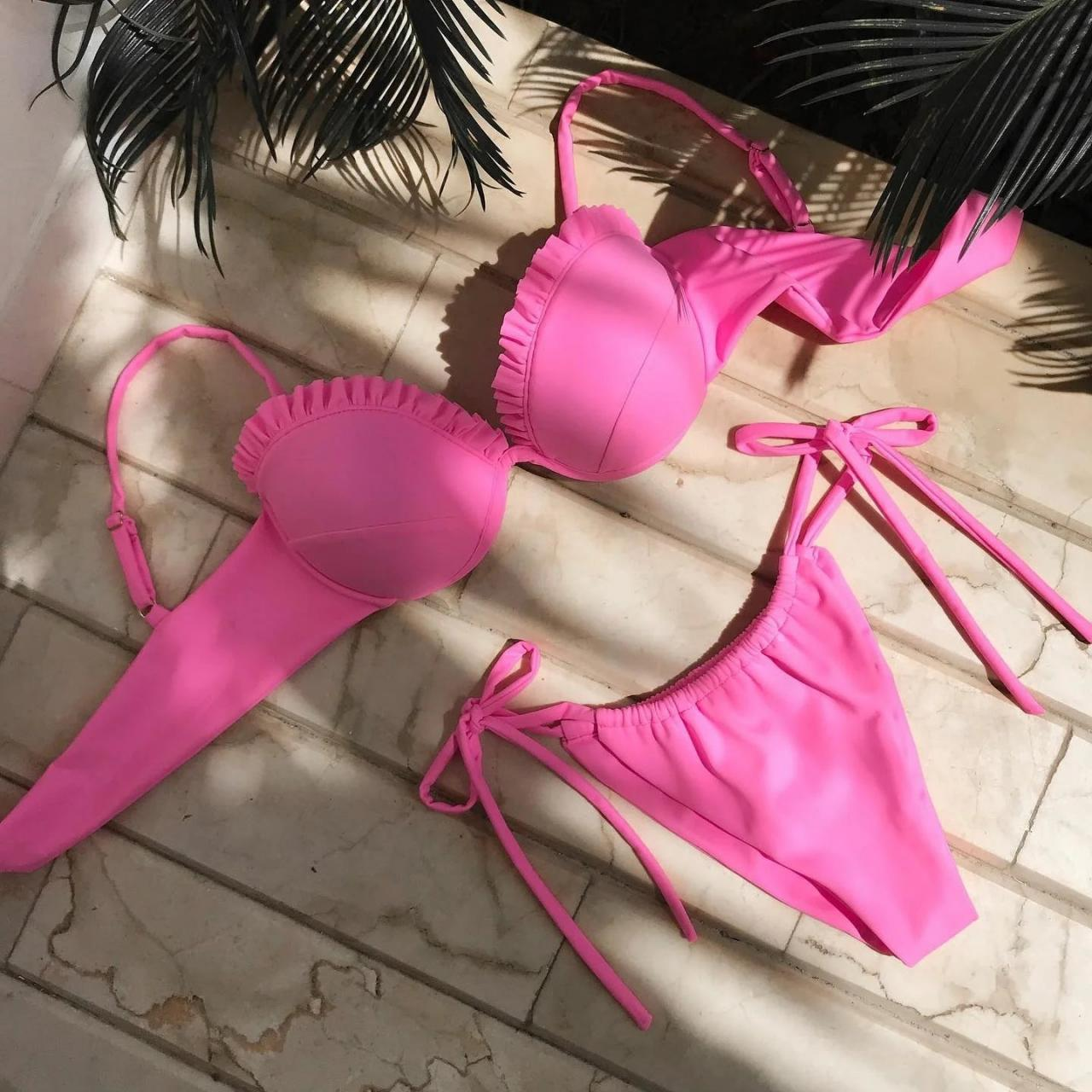 Women Two-tone Bikini Set With Matching Scrunchie AP000143