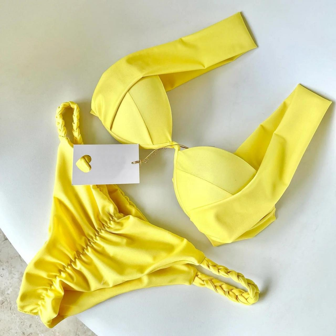 Women Two-tone Bikini Set With Matching Scrunchie AP000143