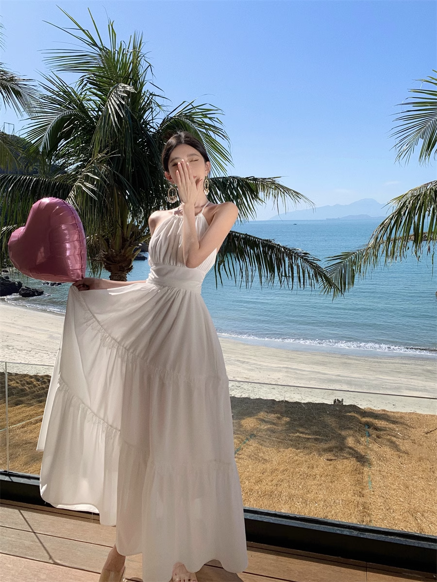 New Stylish White Sleeveless Backless Beach Casual Halter Dress  AP0256