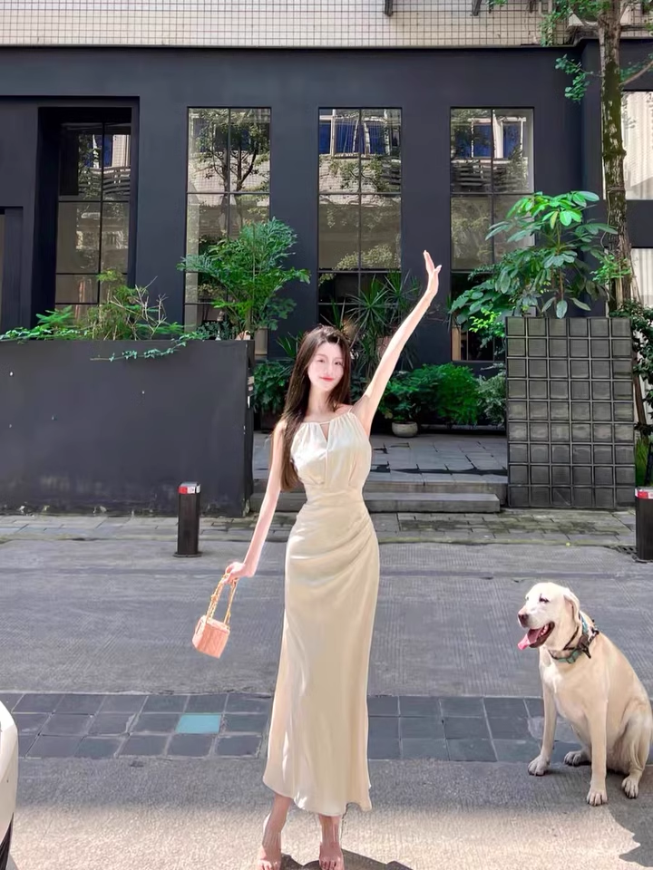 New Style White Sleeveless Beach Slim Halter Dress  AP0242