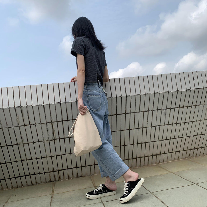 Simple Short White T-shirt Black Navel T-shirt AP000106